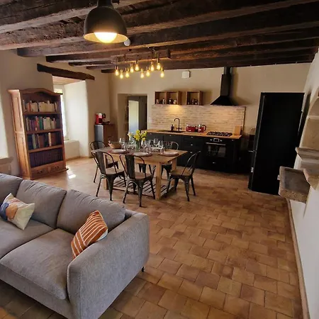 Les Juliannes - La Bergerie 度假居